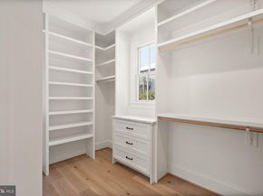 6613 31st Street N, Arlington VA 22213