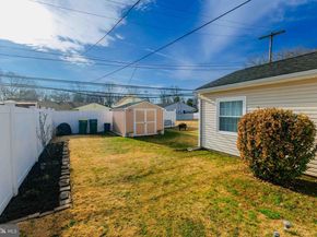 72 Thornridge Drive, Levittown PA 19054