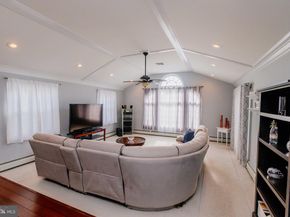 72 Thornridge Drive, Levittown PA 19054