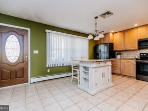 72 Thornridge Drive, Levittown PA 19054