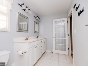 72 Thornridge Drive, Levittown PA 19054