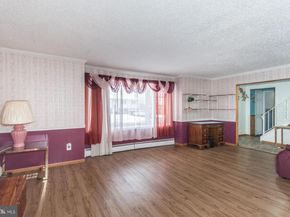 1036 Oakwood Drive, Warminster PA 18974