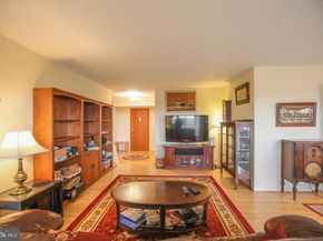 3800 Powell Lane 1121, Falls Church VA 22041