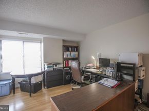 3800 Powell Lane 1121, Falls Church VA 22041