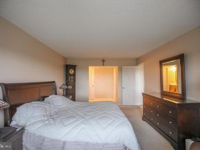 3800 Powell Lane 1121, Falls Church VA 22041