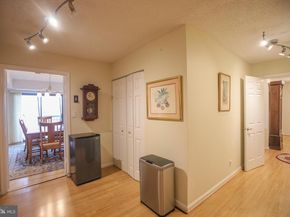 3800 Powell Lane 1121, Falls Church VA 22041