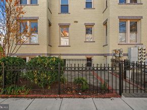 1718 1st Street NW 8, Washington DC 20001