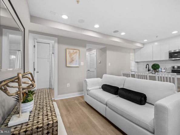 1718 1st Street NW 8, Washington DC 20001