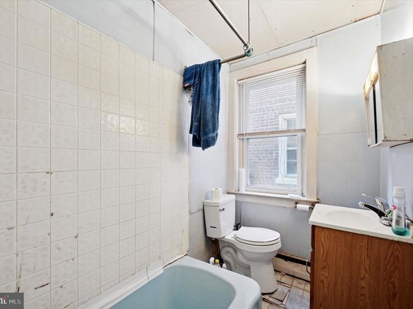 331 N 10TH Street, Darby PA 19023