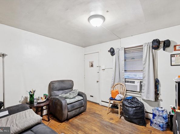 331 N 10TH Street, Darby PA 19023