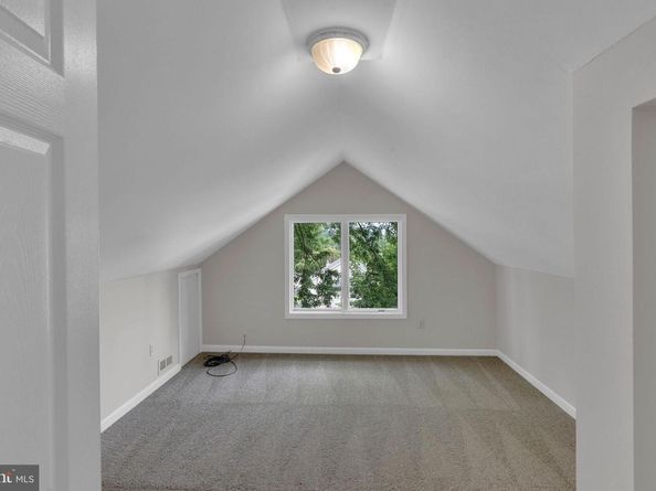 110 Woodlawn Avenue, Willow Grove PA 19090