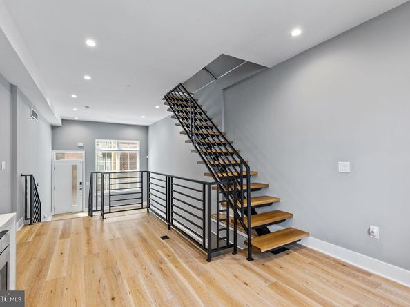 2227 League Street, Philadelphia PA 19146