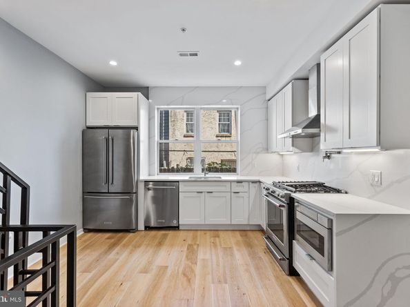 2227 League Street, Philadelphia PA 19146