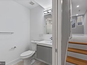 2227 League Street, Philadelphia PA 19146