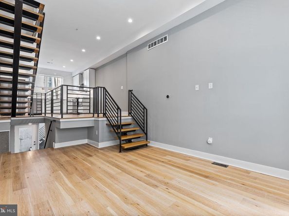 2227 League Street, Philadelphia PA 19146