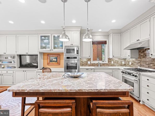 4616 Foxhall Crescent NW, Washington DC 20007