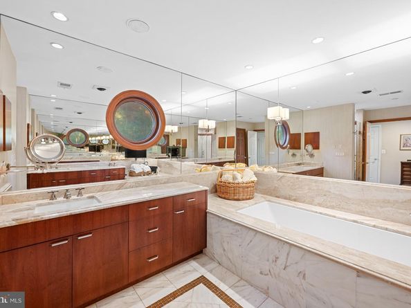 4616 Foxhall Crescent NW, Washington DC 20007