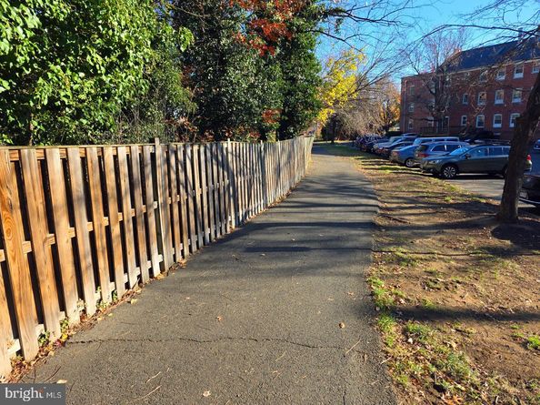 1407 E Abingdon Drive 1, Alexandria VA 22314