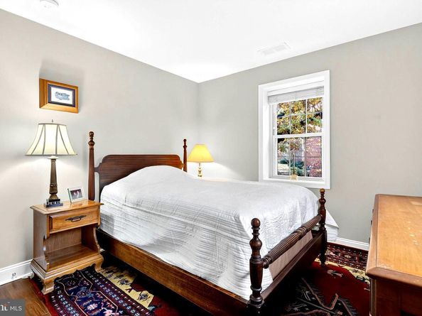 1407 E Abingdon Drive 1, Alexandria VA 22314