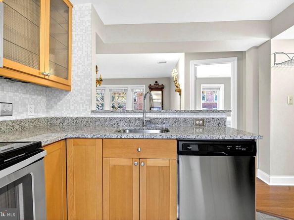 1407 E Abingdon Drive 1, Alexandria VA 22314