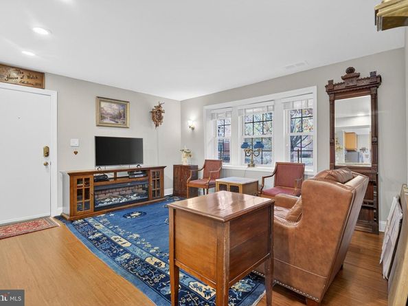 1407 E Abingdon Drive 1, Alexandria VA 22314