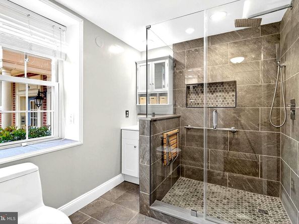 1407 E Abingdon Drive 1, Alexandria VA 22314