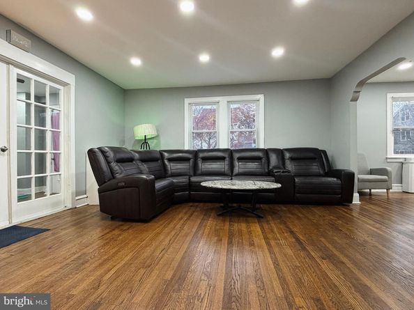 88 W Plumstead Avenue, Lansdowne PA 19050