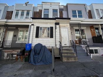 924 E Schiller Street