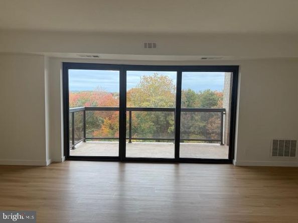 205 Yoakum Parkway 1016, Alexandria VA 22304