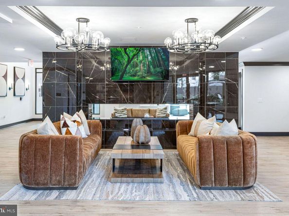 701 N Henry Street 104, Alexandria VA 22314