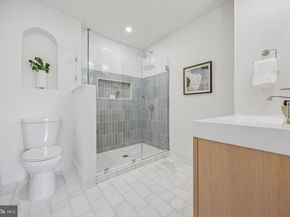 211 Hermit, Philadelphia PA 19128