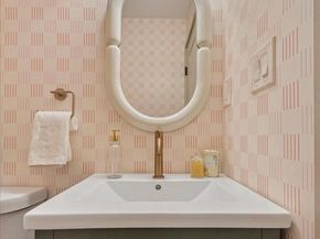 211 Hermit, Philadelphia PA 19128