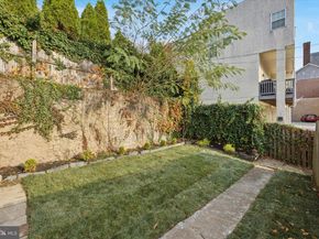 211 Hermit, Philadelphia PA 19128