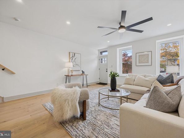 211 Hermit, Philadelphia PA 19128