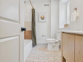 211 Hermit, Philadelphia PA 19128