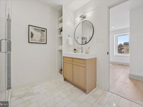 211 Hermit, Philadelphia PA 19128