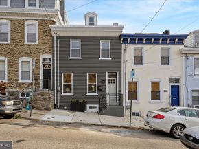 211 Hermit, Philadelphia PA 19128