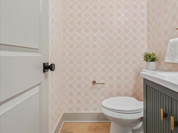 211 Hermit, Philadelphia PA 19128