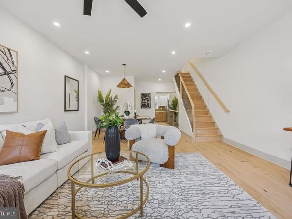 211 Hermit, Philadelphia PA 19128