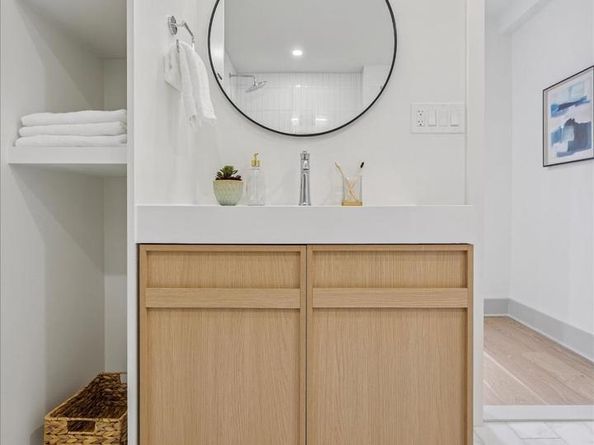 211 Hermit, Philadelphia PA 19128