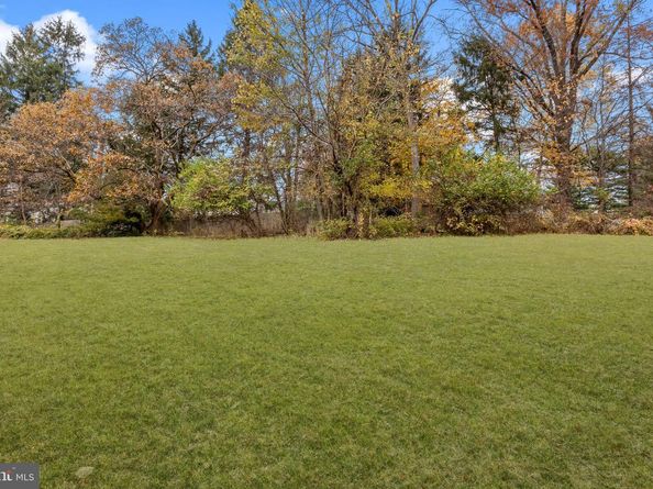 18 Yorktown Court, Blue Bell PA 19422