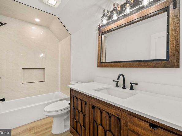 1905 N Taylor Street, Arlington VA 22207