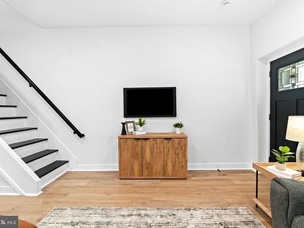 6120 Baynton Street, Philadelphia PA 19144