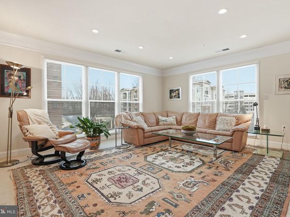 2905 Saintsbury Plaza 312, Fairfax VA 22031