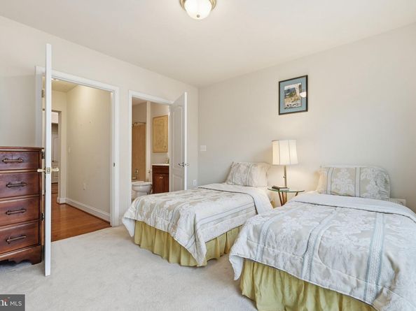 2905 Saintsbury Plaza 312, Fairfax VA 22031