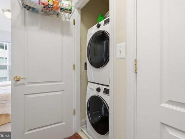 2905 Saintsbury Plaza 312, Fairfax VA 22031