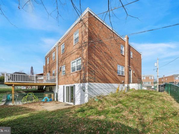 833 Green Valley Drive, Philadelphia PA 19128