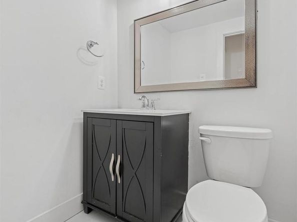 833 Green Valley Drive, Philadelphia PA 19128