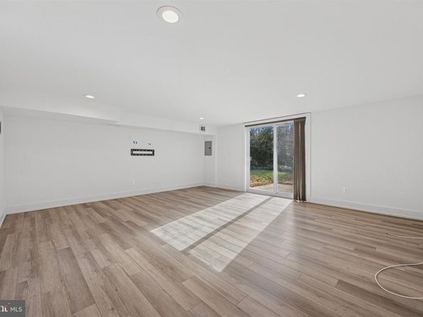 833 Green Valley Drive, Philadelphia PA 19128