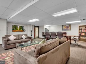 1711 Massachusetts NW 223, Washington DC 20036